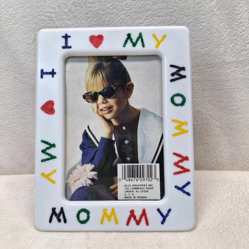 I Love (Heart) My Mommy Vintage Picture Frame Holds 3.5 x 5.25 Photo Colorful